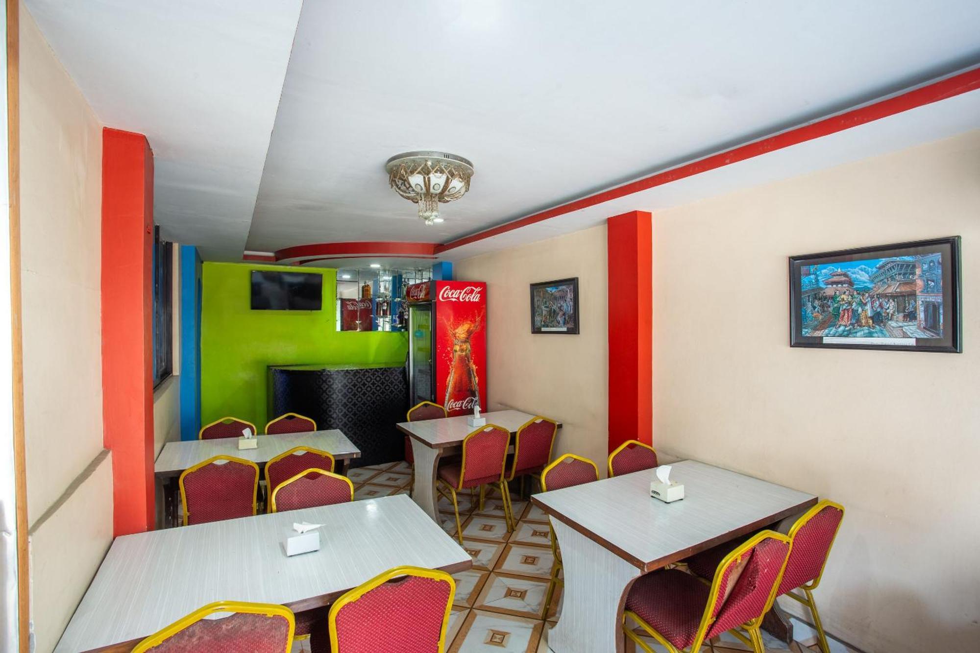 קטמנדו Oyo 808 Hotel Om Ganapati Pvt Ltd מראה חיצוני תמונה