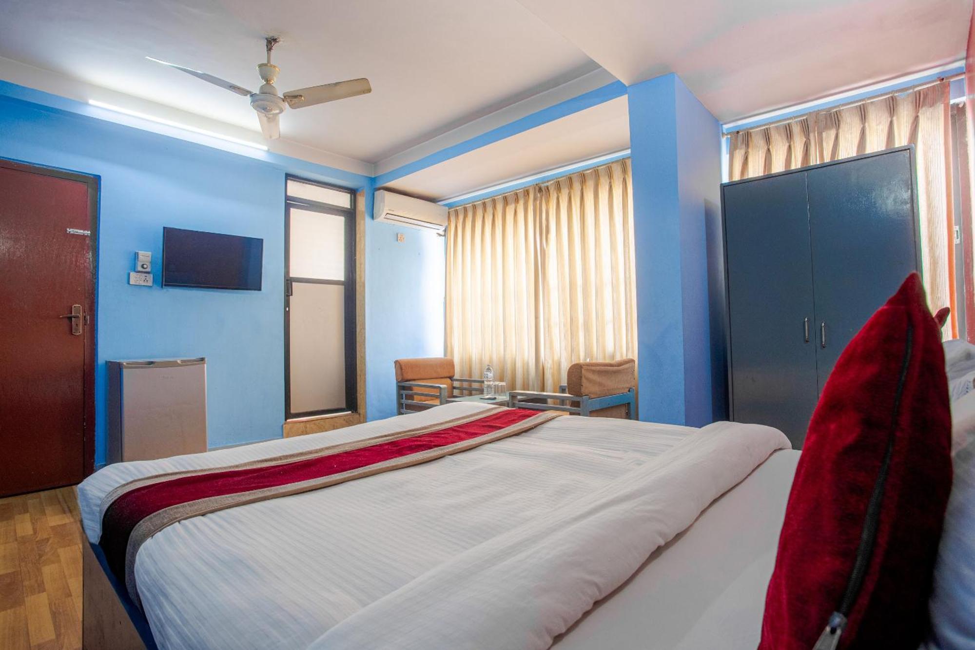 קטמנדו Oyo 808 Hotel Om Ganapati Pvt Ltd מראה חיצוני תמונה