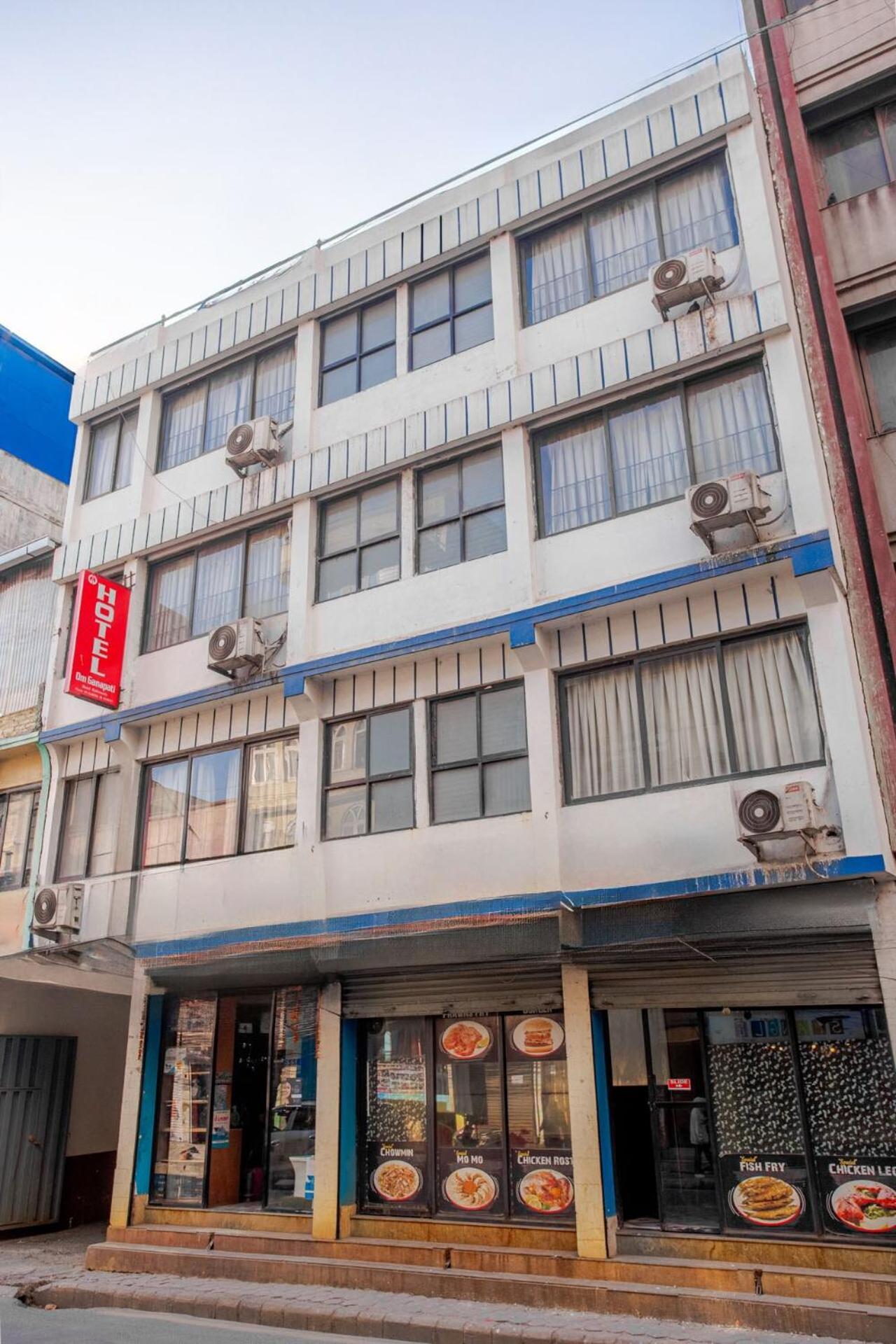 קטמנדו Oyo 808 Hotel Om Ganapati Pvt Ltd מראה חיצוני תמונה